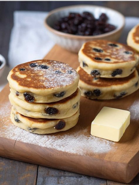 Traditional Mary Berry Welsh Cakes Welsh Cakes Recipe Uk, Welsh Cookies, Welsh Cakes Recipe, Traybake Cake, British Bake Off Recipes, Welsh Cakes, British Foods, Blueberry Scones Recipe, Bake Off Recipes