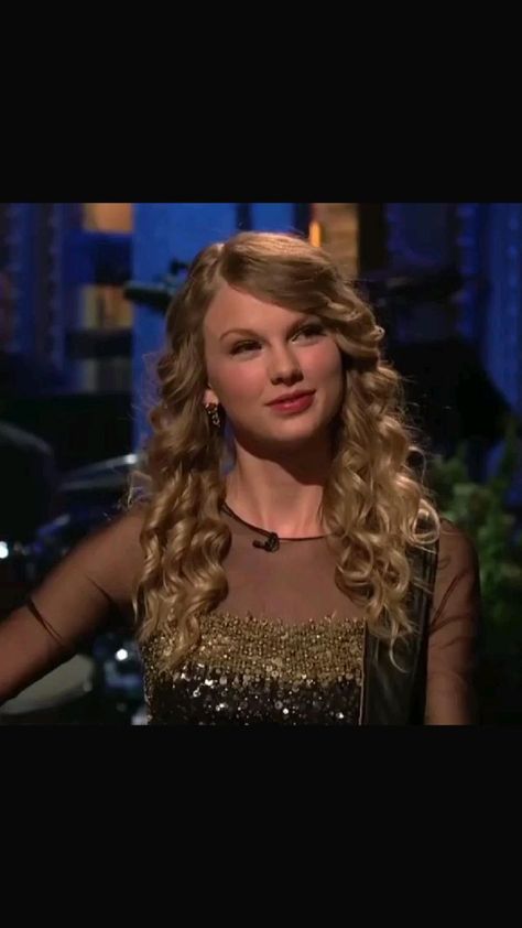 Taylor Swift Funny, Taylor Swift Videos, Singing Videos, New Funny Videos, Long Live Taylor Swift, Cool Music Videos, Funny Short, Live Taylor, Taylor Swift 13