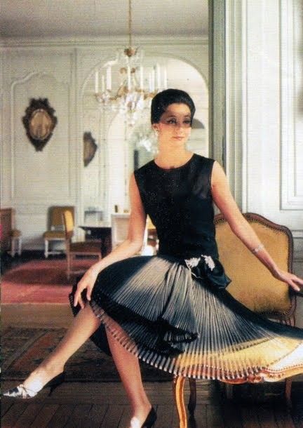 Decadent Old Bitches: Countess Jacqueline de Ribes: Russian Princess, girl of the Folies Bergère Jacqueline De Ribes, 1960s Fashion, 60s Fashion, Classy And Fabulous, Vintage Glamour, Hollywood Glamour, Looks Style, Fashion History, Style Icon