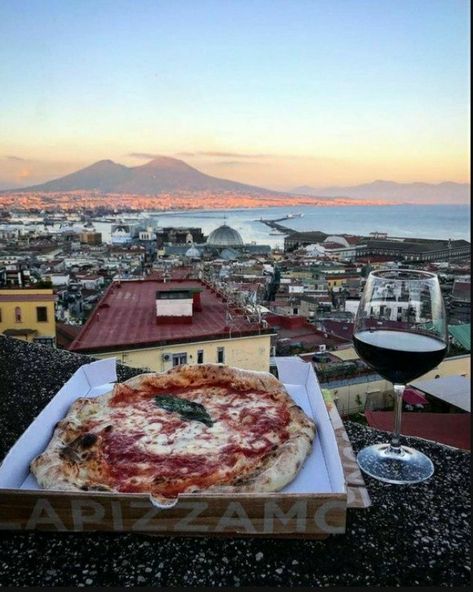 Italy Core, Napoli Photography, Naples Pizza, Napoli Pizza, Neapolitanische Pizza, Vesuvio Napoli, Family Hub, Spain Aesthetic, Napoli Italy