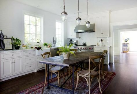 Kitchen Without Island, Kitchen And Dining Room, Kitchen Views, Kitchen Marble, Kitchen Redo, Cottage Kitchen, Eat In Kitchen, Outdoor Kitchen Design, Breakfast Nook