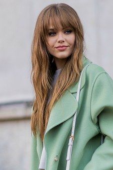 Grown Out Bangs, Medium Length Hair With Bangs, Spring Haircuts, Long Hair Trends, Layered Hair With Bangs, Easy Hair Cuts, Layered Hairstyles, Bangs With Medium Hair, Hair With Bangs