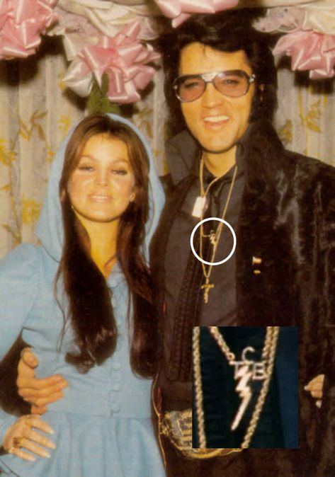 Elvis wearing the TCB necklace Elvis Presley Wife, Elvis Presley Facts, American Nostalgia, Celebrity Poses, Elvis Family, Graceland Elvis, Elvis Presley Family, Candid Pictures, Graceland Memphis