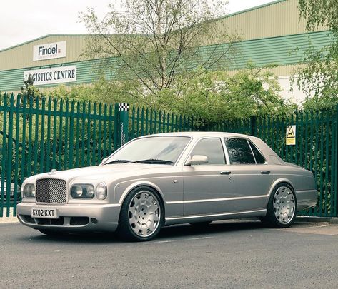 Paul Cowland Pro-Motiv on Instagram: “‘Ruined’... . Thanks to those who helped me ruin it. Tap for the tags. . . #bentley #arnage #rotiform #toyotires #bentleyarnage #mulliner…” Classic Bentley, Bentley Arnage, Luxury Helicopter, Bentley Rolls Royce, Dream Car Garage, Continental Gt, Bentley Continental Gt, Bentley Continental, Classy Cars