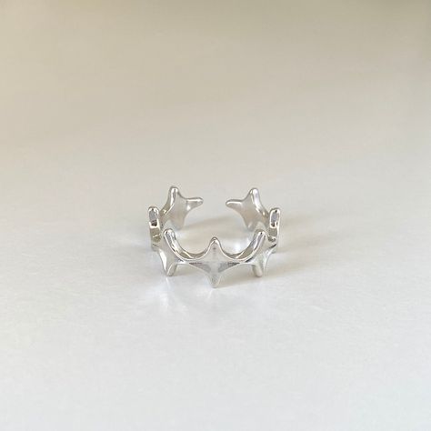 Star Band Ring, Cool Rings Silver, Retro Celestial, Retro Rings, Star Rings, Celestial Design, Celestial Ring, Rings Vintage, Band Design