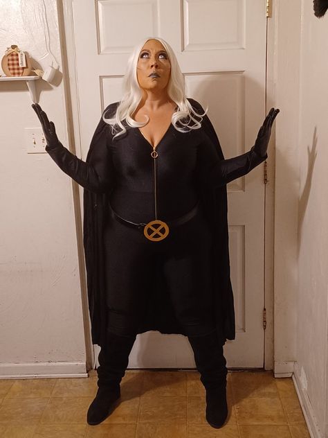 Storm from Xmen diy costume X Men Costumes Women, Xmen Costume, X Men Storm Makeup, Storm X Men Costume, Storm Xmen Costume, Storm Xmen White Costume, Diy Storm Costume Xmen, Storm Xmen Cosplay, Storm 90s Xmen