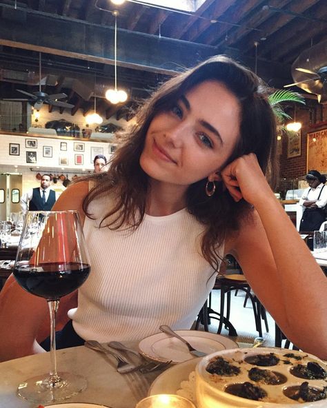 Date night @sadienewman1 @boucherienyc Amelia Zadro, Instagram Analytics, Story Inspiration, Pose Reference Photo, Amelie, Pose Reference, Beautiful Photo, Red Wine, Date Night