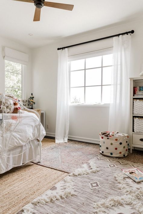 The Do’s and Don’t’s of Buying Window Treatments—and Our Own Curtain Reveal! Scandinavian Window, Graber Blinds, Scandinavian Curtains, Bedroom Curtain Ideas, Interior Design Instagram, Rich Decor, Window Curtains Living Room, Window Curtains Bedroom, Small Window Curtains