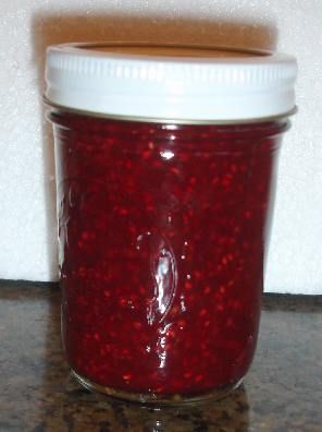 How to make Raspberry Chipotle Sauce - easily! With step by step photos, recipe ingredients and costs Raspberry Chipotle Sauce, Canning Fruit, Canning Jam, Canned Food Storage, Sandwich Spread, Chipotle Sauce, Jam And Jelly, Cheese Serving, Garden Recipes