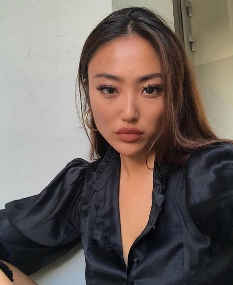 Tan Asian Makeup, Tan Skin Makeup, Glowy Makeup, Glam Looks, Asian Makeup, Tan Skin, Glam Makeup, Cute Makeup, Beauty Inspiration