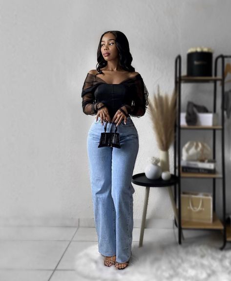 Classy Jeans Outfit, Stylish Work Attire, Effortlessly Chic Outfits, Classy Casual Outfits, Smart Casual Outfit, Fashion Attire, Elegant Shirt, Dressy Outfits, Winter Fashion Outfits