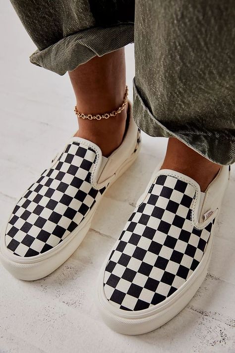 White Gucci Shoes, Checkered Vans Outfit, Vans Platform, Platform Outfit, Daily Fits, Sneakers Outfit Men, Checkered Shoes, Gucci Shoes Sneakers, Vans Checkered