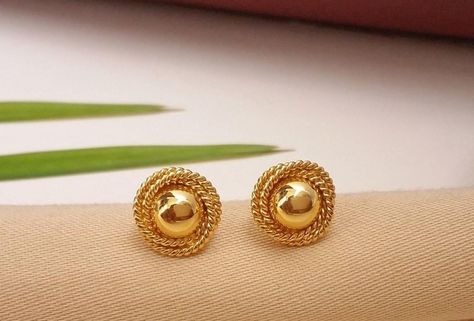 Women Studs Gold, 5 Gms Gold Earrings, Simple Gold Earrings Indian, Studs Earrings Gold India Latest, Gold Studs Earrings Indian Round, Gold Round Earrings For Puja, Dailyware Earrings Gold, Studs Earrings Gold India, Earings Design Gold Small Bali