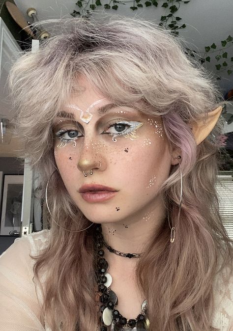 Light Elf Makeup, Druid Makeup Elves, Flower Elf Makeup, Elf Makeup Looks Natural, Elf Princess Makeup, Simple Fantasy Makeup, Elven Makeup Looks, Renfair Makeup, White Elf Makeup