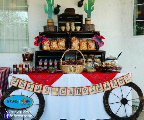 Western theme snack table, mesa de snack tema vaquero Western Theme Food Table, Rodeo Candy Table, Candy Bar Vaquero, Western Candy Table, Western Dessert Table, Vaquero Theme Party, Mesa Snack, Theme Snack, Cowboy Candy