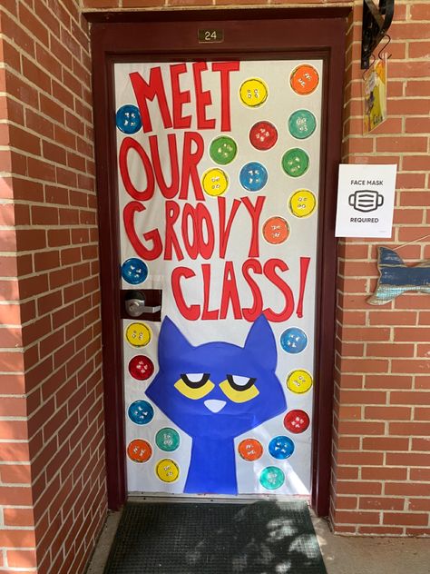 Prek Back To School Door Ideas, Handprint Door Decorations Classroom, Welcome Prek Classroom Door, Diy Classroom Welcome Sign, Back To School Boards Preschool, Back To School Door Decorations Preschool, Door Themes For Preschool, New School Year Door Ideas Preschool, Pete The Cat Bulletin Board Preschool