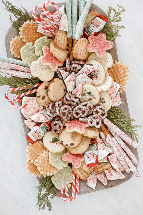 The Perfect Holiday Cookie Board - Kristin Jones Sweet Charcuterie Board Ideas Christmas, Charcuterie Sweets Board Ideas, Christmas Cookie Platter Ideas, Cookie Platter Ideas, Christmas Cookie Table, Sweet Boards, Christmas Dessert Platter, Honey Brie, Cookie Platters