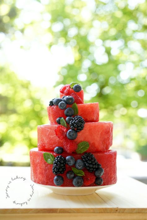 Healthy Melon Cake for a Summer Party - Jenny is baking Watermelon Cake Birthday, I Carried A Watermelon, Melon Cake, Watermelon Cake, No Gluten, Tiered Cake, Layered Cake, Delicious Cake, Cake Pictures