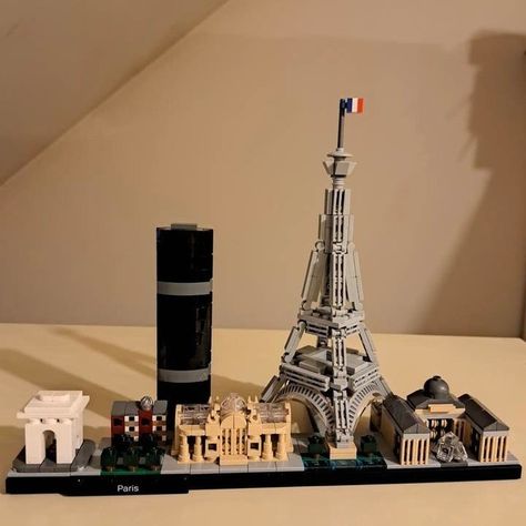 Paris LEGO architecture model Lego Paris, Lego Lovers, Lego Architecture, Production Design, Makeup Eye Looks, Lego Art, Lego Creations, Lego Sets, Fan Club