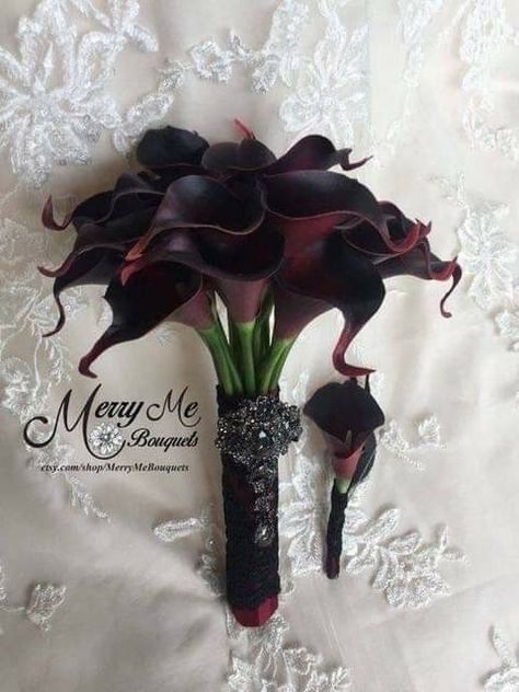 Merry Me Bouquets LLC Black Calla Lily, Gothic Wedding Theme, Dark Wedding Theme, Black Bouquet, Halloween Themed Wedding, Calla Lily Bouquet, Red Bouquet, Goth Wedding, Dark Wedding