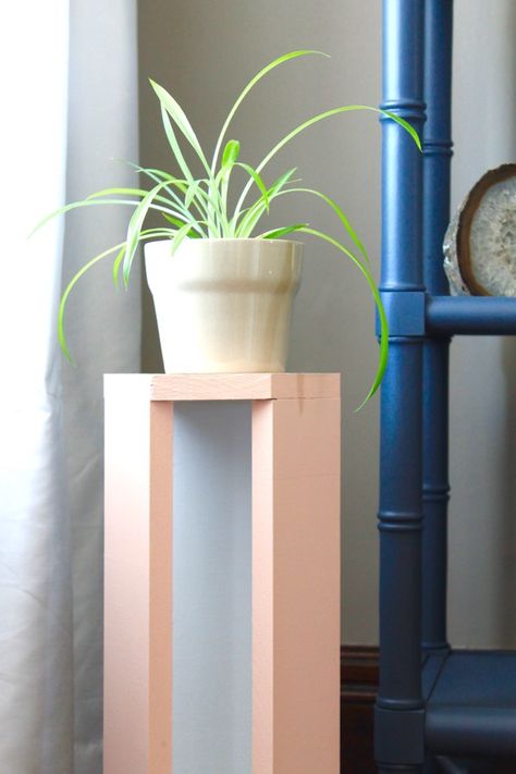 Diy Wood Plant Stand, Plant Stand Decor, Garden Planters Diy, Wood Plant Stand, Diy Plant Stand, Diy Holz, Plant Stands, Diy Planters, Home Decor Diy