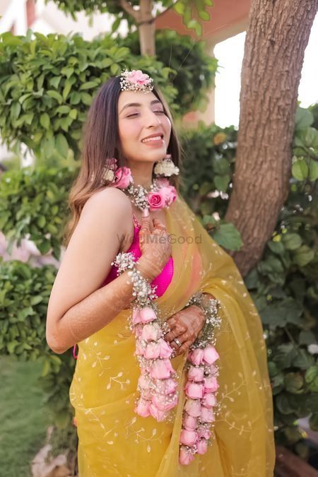 Wedding Ideas & Inspiration | Indian Wedding Photos Haldi Bridal Look, Haldi Bridal Outfit, Haldi Look, Haldi Outfits, Lehenga Jewellery, Wedding Photo Gallery, Indian Wedding Photos, Groom Wear, Bridal Look