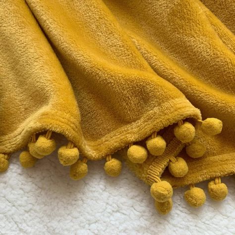 Pom Pom Throw Blanket, Yellow Throw Blanket, Pom Pom Throw, Fuzzy Blanket, Fluffy Blankets, Blanket Soft, Soft Throw Blanket, Couch Sofa, Sofa Throw