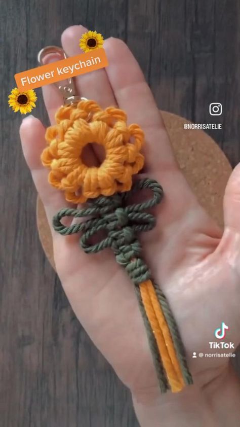 Diy Macrame Projects, Simpul Makrame, Fall Fair, Pola Macrame, Macrame Crafts, Christmas Diy Gifts, Free Macrame Patterns, Macrame Knots Tutorial, Macrame Knots Pattern