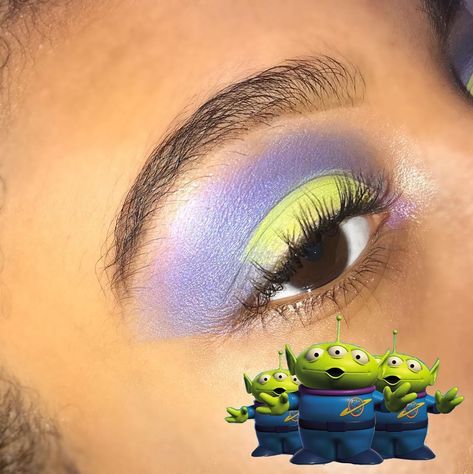 Alien Halloween Makeup, Alien Make-up, Disney Eye, Toy Story Alien Costume, Disfraz Toy Story, Disney Eye Makeup, Alien Halloween Costume, Toy Story Aliens, Disney Eyes