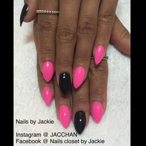 ❤️ Black shimmer & Bright Hot Pink (Done by Jackie) * Please Visit Beauty Addix to check it out with Jackie 😘 #magic #holographicnails #Chrome #nails #brightpink #nailshape #gelnails #newstyles #naildesigns #hand #nailart #design #lines #artpatterns #gemstonenails #instanails #creativegel #creativenails #akzentz #calgel #bioseaweedgel #healthygelnails #beautyaddix #vaughanails #vaughamills #nailstyle #torontonailartist #talentnail #nailartist #nailmagazine #topnails June Nails, Pink Ideas, Ideas For Nails, Maroon Nails, Hot Pink Nails, Nail Art Designs Diy, Black Nail Designs, Cute Gel Nails, Trendy Nail Art