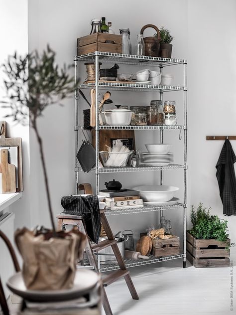 Ordning med Omar Ikea Omar, Washing Room, Shelving Kitchen, Ikea Inspiration, Apt Decor, Condo Decor, Kitchen Utensil Organization, Metal Shelving, Simple Kitchen