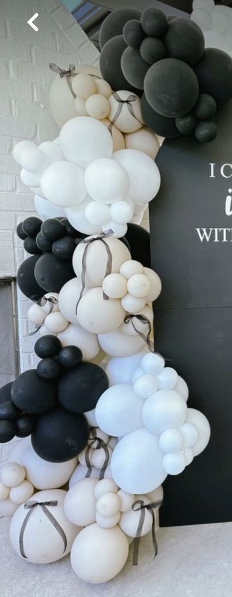 Black And Beige Birthday Decorations, Girly Gifts Ideas, Black Party Decorations, Classy Party, Champagne Birthday, Bow Birthday, Bridal Shower Balloons, 30th Birthday Decorations, Girly Party