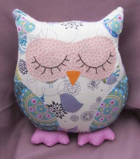 Owl s for life Owl Craft, Owl Sewing, Owl Cushion, Owl Pillow, Popular Crafts, Owl Crafts, Fabric Toys, Owl Patterns, Textile Crafts