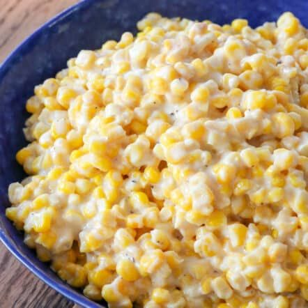 Cream Corn Crockpot, Cream Corn Recipe Crock Pot, Rudys Creamed Corn, Thanksgiving Side Dishes Crockpot, Crock Pot Corn, Slow Cooker Creamed Corn, Corn Recipes Side Dishes, Cream Cheese Corn, Creamed Corn Recipes