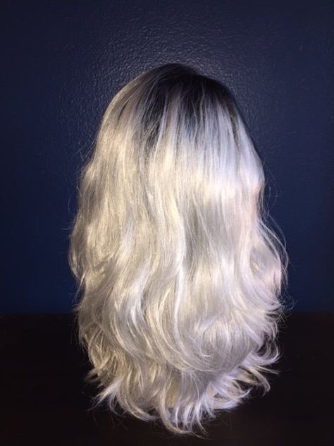 Platinum Blonde Hair Black Roots, Silver Hair Black Roots, Platinum Blonde Hair With Black Roots, Black Roots White Hair, Blond Hair Black Roots, White Hair With Black Roots, Blonde Hair With Black Roots, Blonde Hair Black Roots, Platnum Blonde