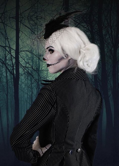 Jack Skellington genderbend dress costume  Nightmare Before Christmas Jack Skellington Costume Female, Nightmare Before Christmas Photoshoot, Jack Skellington Cosplay, Cakes Creative, Skellington Costume, Projects Science, Jack Skellington Costume, Awesome Costumes, Creative Diy Projects