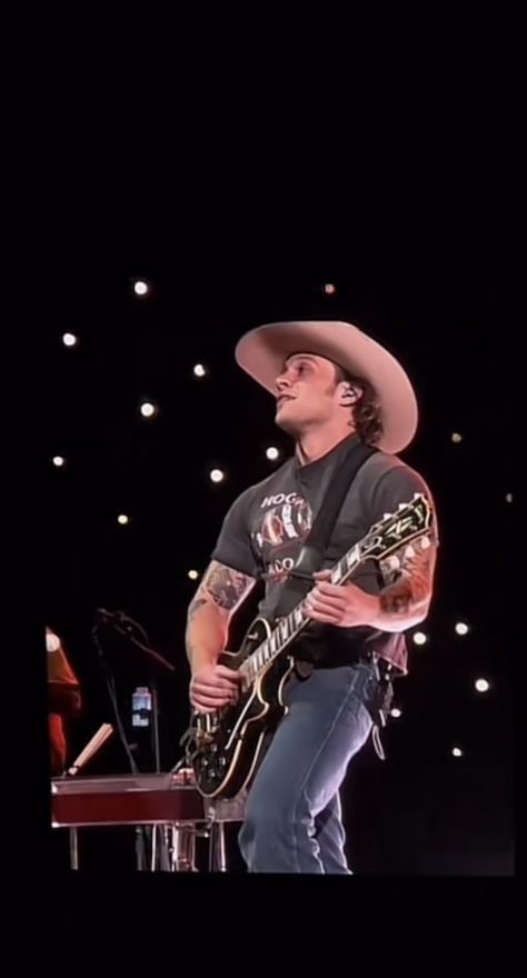 Noah Le Gros Cowboy Guy Aesthetic, Noah Legros, Noah Le Gros Zach Bryan, Noah Legros Zach Bryan, Noah Kahan Concert Aesthetic, Noah Kahan Pictures, Country Singer Aesthetic Men, Dream Concert, Attractive Guys