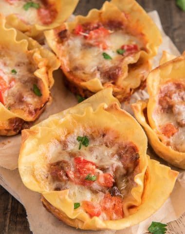 Lasagne Cupcakes, Lasagne Cups, Lasagna Cupcakes, Authentic Italian Desserts, Lasagna Cups, Easy Lasagna Recipe, Italian Recipes Traditional, Easy Veggie, Best Italian Recipes