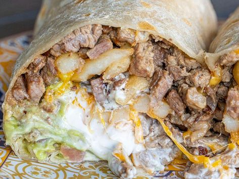 Steak Burritos, California Burrito, Filling Meals, Taste Sense, Fast Dessert Recipes, Taco Taco, Burritos Recipe, Marinated Steak, Spanish Rice