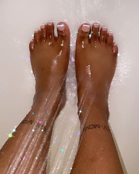 Brown Acrylic Nails, Long Stiletto Nails, Acrylic Toe Nails, Toe Nail Color, Acrylic Toes, Pretty Toe Nails, Long Acrylic Nail Designs, Cute Toe Nails, Pedicure Designs