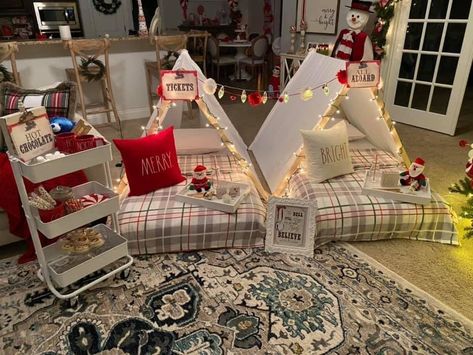 Christmas Movie Night Tent, Christmas Eve Sleepover, Christmas Sleepover Tents, Christmas Tent Party, Aunt Goals, Christmas Beds, Xmas Sleepover, Christmas Tent, Violet Magic