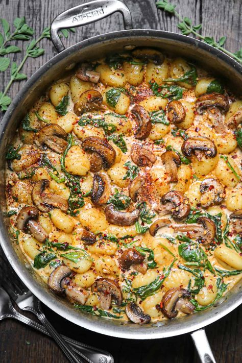 Creamy Spinach and Mushroom Gnocchi in a stainless steel pan. Mushroom Gnocchi Recipes, Gnocchi With Mushrooms And Spinach, Pesto Chicken Gnocchi, Potato Gnocchi Recipes, Gnocchi Mushroom, Mushroom Gnocchi, Tofu Cream, Creamy Gnocchi, Romantic Dinner At Home