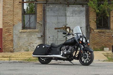 2018 Indian Springfield Dark Horse. Indian Cycle, Modern Bike, Diy Motorcycle, Victory Motorcycles, Albino Animals, Indian Motorcycles, Motorcycle Painting, High Road, Cool Motorcycles