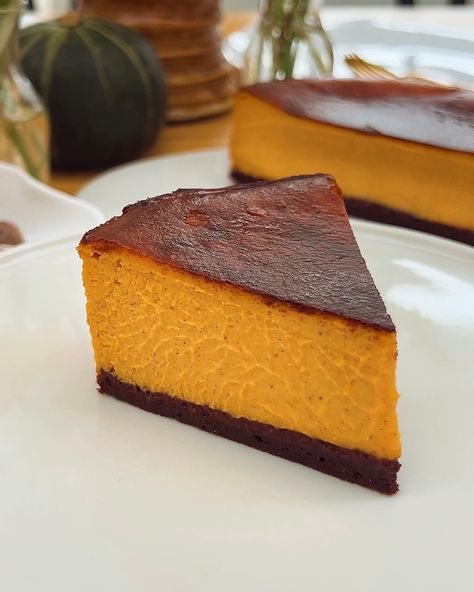 Butternut Squash Brownie Cheesecake Butternut Squash Cheesecake, Butternut Cheesecake, Squash Dessert, Butternut Squash Dessert, Autumn Spices, Creamy Butternut Squash, Brownie Cheesecake, Toffee Sauce, Dark Chocolate Brownies