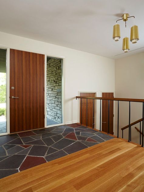 modern 70s entrance Mid Century Modern Interior Doors, Mid Century Modern Flooring, Mid Century Modern Door, Entryway Tile, Modern Entry Door, Mid Century Modern Exterior, Modern Remodel, Mid Century Ranch, Modern Flooring