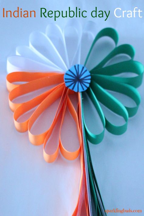 Simple Indian republic day craft idea! Made this beautiful paper flower with the tricolor of Indian flag. Republic Day Craft, Activities Board, Indian Republic Day, Independence Day Activities, Flag Crafts, Independence Day Decoration, India Independence, Easy Paper Flowers, Diy Craft Ideas