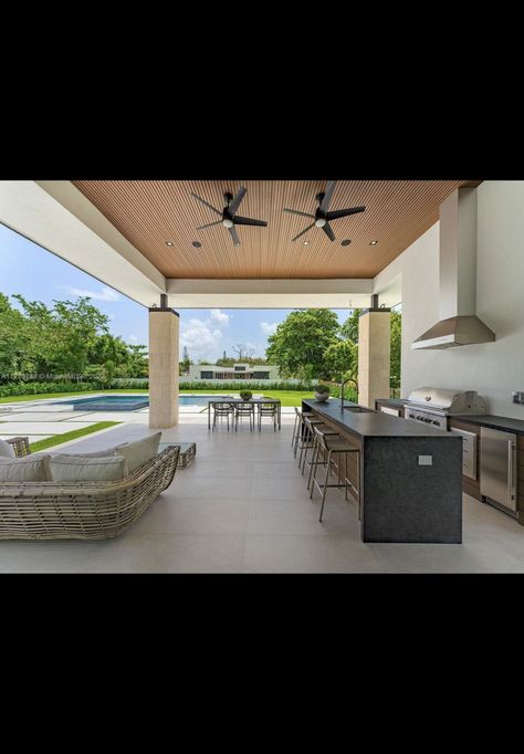 Pool House Outdoor Kitchen, Pool With Outdoor Kitchen, Outdoor Patio Rooms, Modern Pool House, Tiny House Vacation, Modern Gazebo, Custom Backyard, Atami, Pool Landscape Design