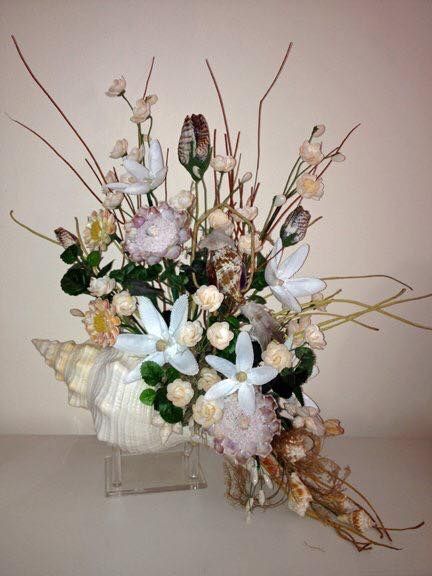 Shell Arrangements, Seashell Arrangements, Seaside Flowers, Seashell Centerpieces, Seashell Creations, Shell Bouquet, Seashell Flowers, Shell Centerpieces, Beach Wedding Tables