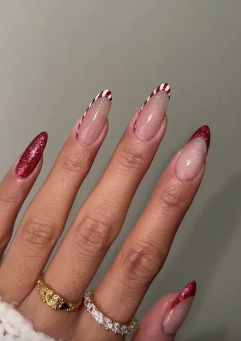 French Tip Christmas Nails, Christmas Almond Nails, French Tip Christmas, Christmas Nails Inspiration, Nail Fashion Trends, Acrylic Nails Nude, Candy Cane Nails, No Going Back, Anime Nails