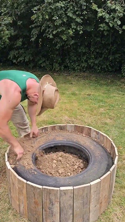 Wood In Garden Ideas, Low Cost Garden Ideas Diy, Tires Garden Ideas, Clever Garden Ideas, Fire Pit In Garden Ideas, Backyard Plants Ideas, Back Patio Planter Ideas, Diy Yard Art Crafts, Wood Pallet Projects Outdoor